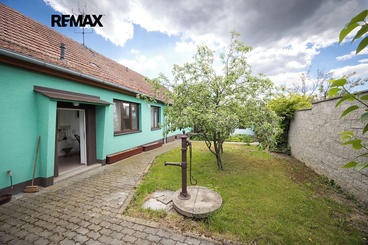 Prodej rodinného domu 300 m², pozemek 653 m²